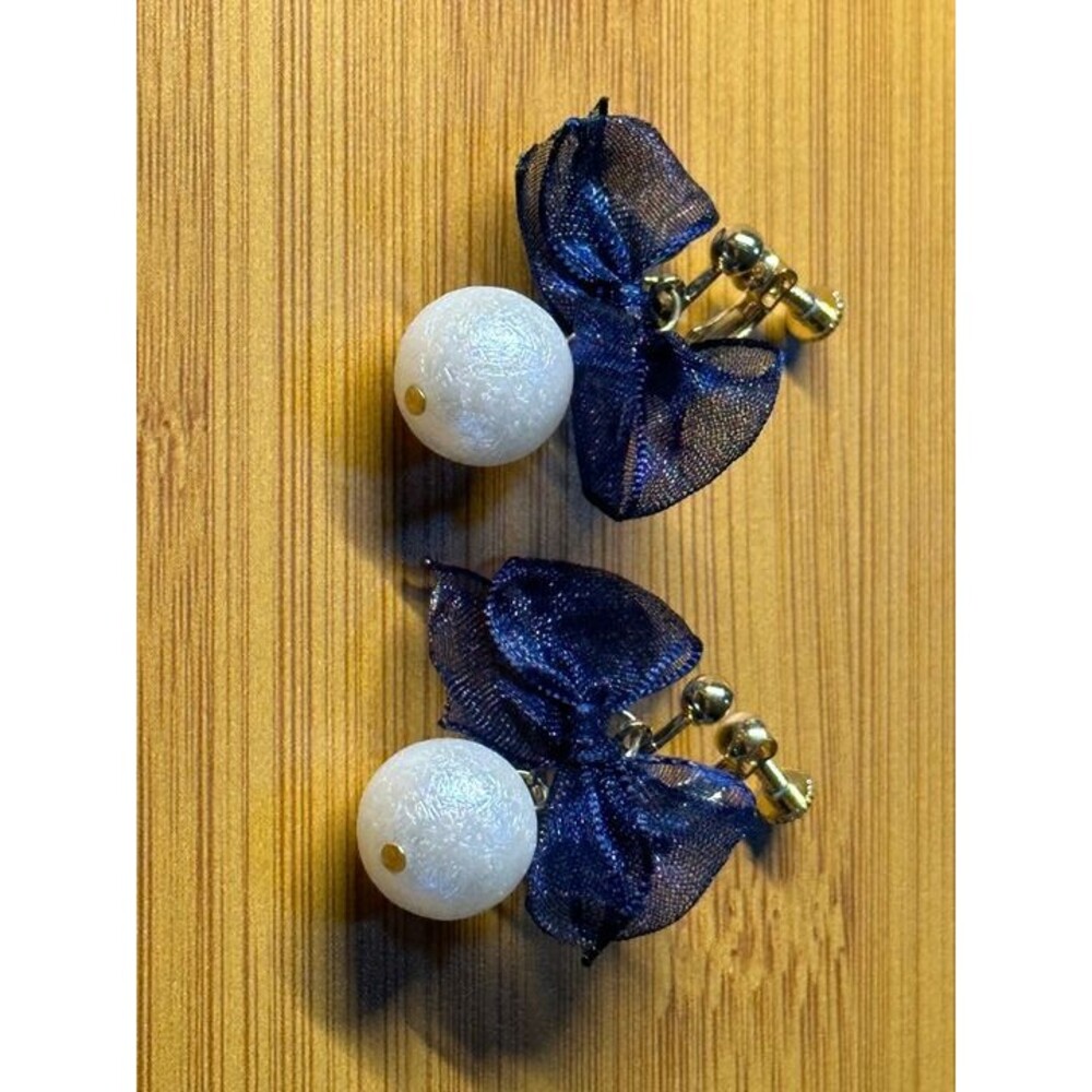 navy blue organza bow clip-on earrings with white pearl ball drop statement nwt